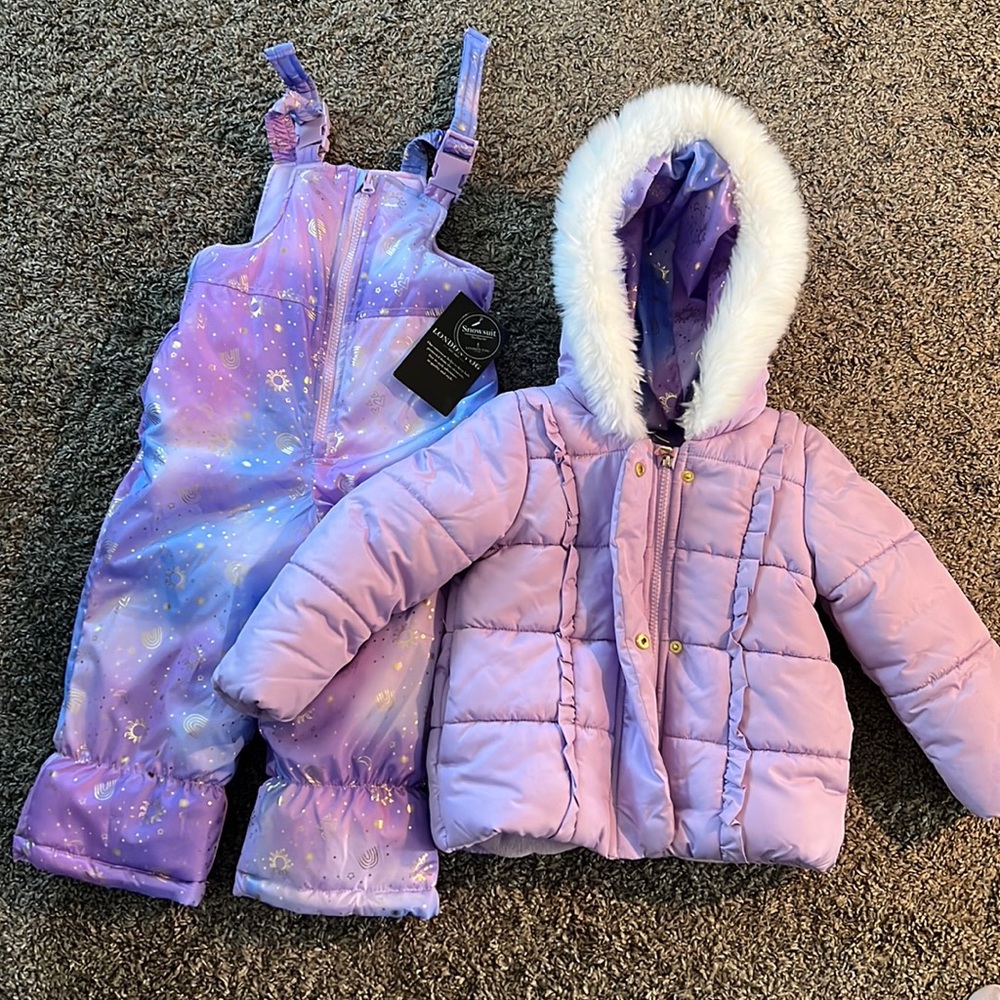 Adorable snow ⛄️ suit!